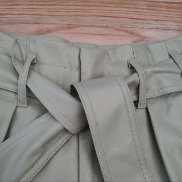Truth by Republic pleated faux leather shorts - feels real!!! 2 XS - Picture 4 of 9